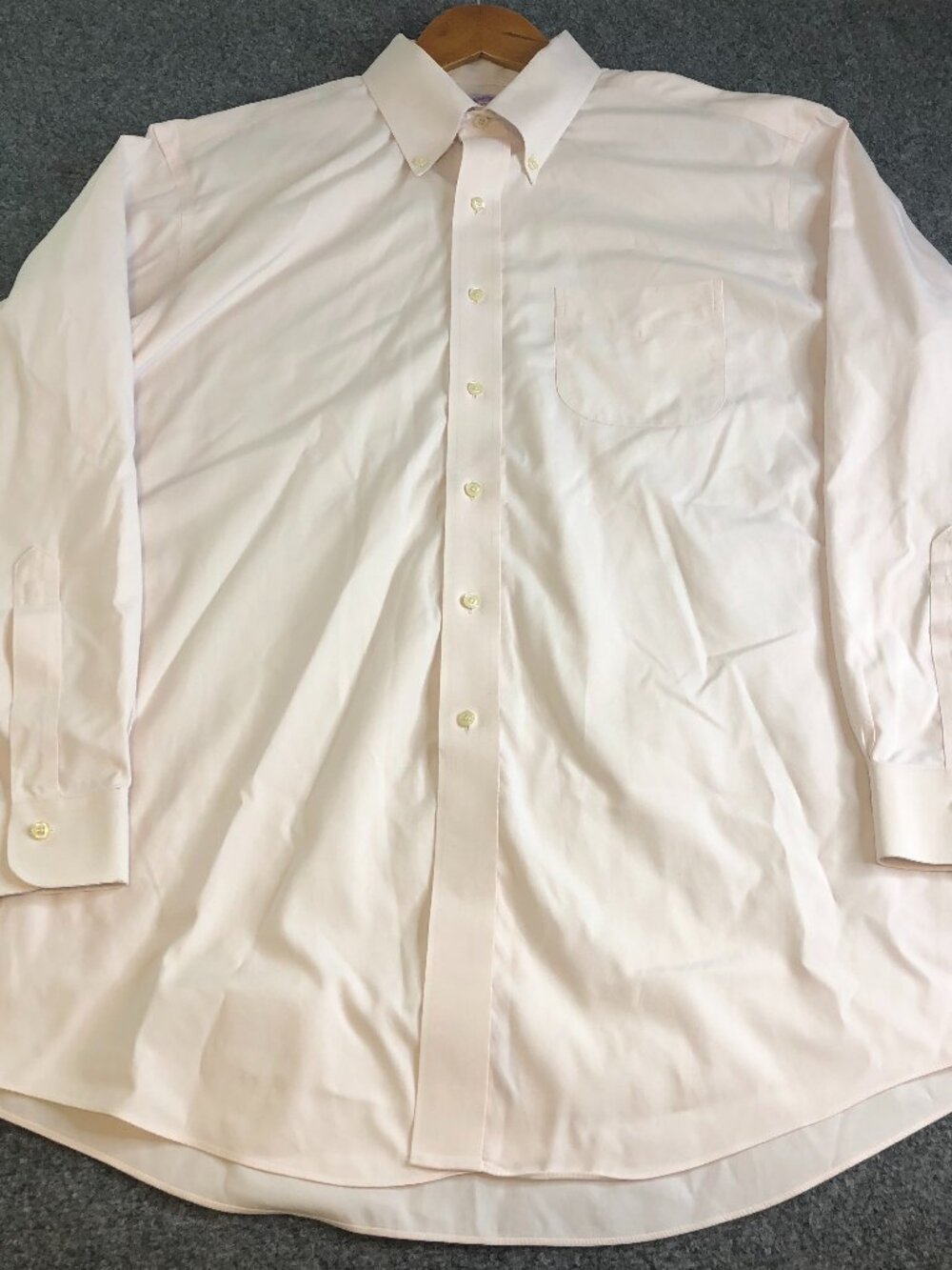 Brooks Brothers Dress Shirt Mens 17 34 Ligh Pink Classic Fit Non-Iron Supima